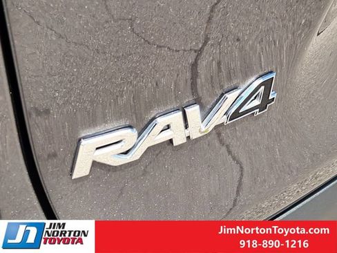 Used 2025 Toyota RAV4 XLE FWD image 12