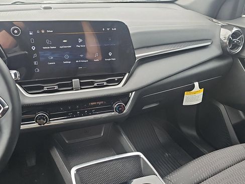 Used 2026 Chevrolet Equinox LT AWD/4WD image 15
