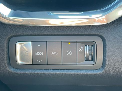 Used 2024 GMC Acadia Elevation AWD/4WD image 21