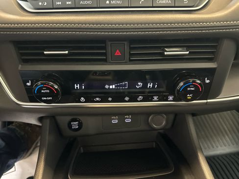 Certified 2025 Nissan Rogue SV w/ SV Premium Package image 18