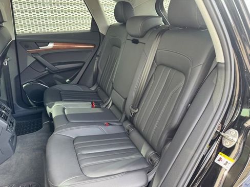 Certified 2025 Audi Q5 Premium w/ Convenience Plus Package AWD/4WD image 11