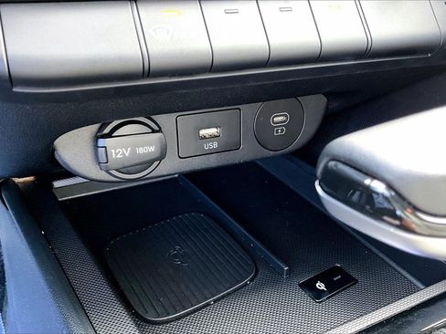 Used 2025 Hyundai Elantra Sport image 32