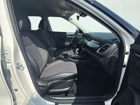 Used 2025 Kia Seltos S AWD/4WD image 41