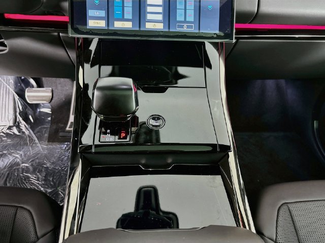 New 2027 Land Rover Range Rover Sport SV AWD/4WD image 18