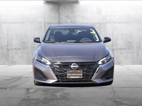 Used 2025 Nissan Altima 2.5 SV image 4