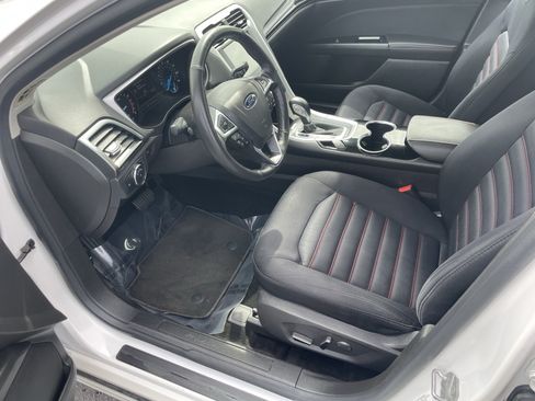 Used 2014 Ford Fusion SE w/ Equipment Group 201A FWD image 11