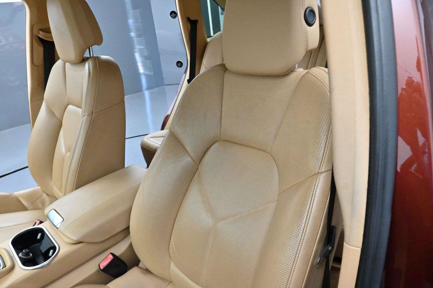 Used 2012 Porsche Cayenne S AWD/4WD image 15