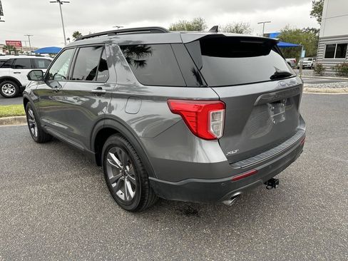 Used 2022 Ford Explorer XLT w/ Equipment Group 202A image 4