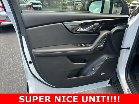 Used 2022 Chevrolet Blazer RS w/ Enhanced Convenience Package FWD image 12