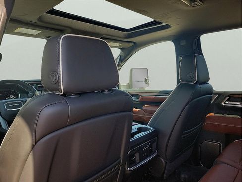 New 2026 GMC Sierra 2500 Denali Ultimate image 12