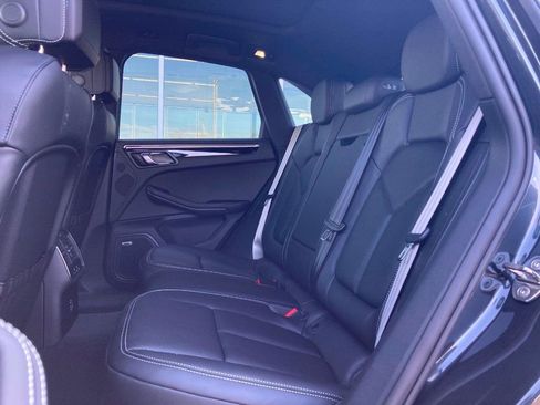 Certified 2024 Porsche Macan image 23