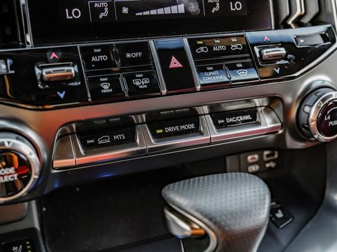 Used 2023 Lexus LX 600 F Sport w/ Accessory Package (Z1) AWD/4WD image 33