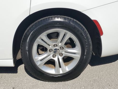 Used 2022 Dodge Charger SXT image 6