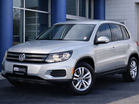 Used 2012 Volkswagen Tiguan S image 1