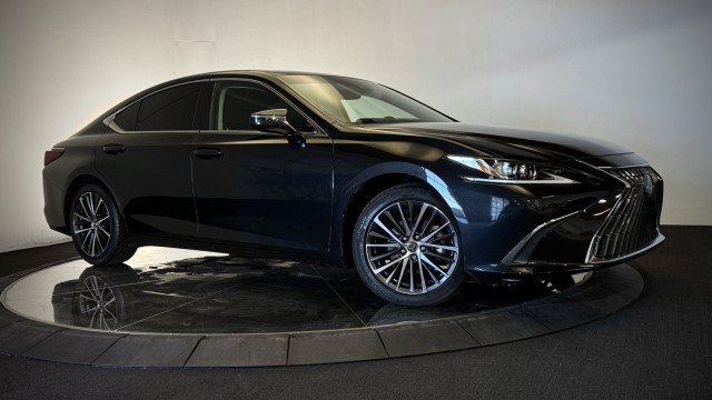Used 2023 Lexus ES 350 w/ Premium Package FWD image 2