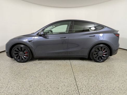 Used 2023 Tesla Model Y Performance image 4