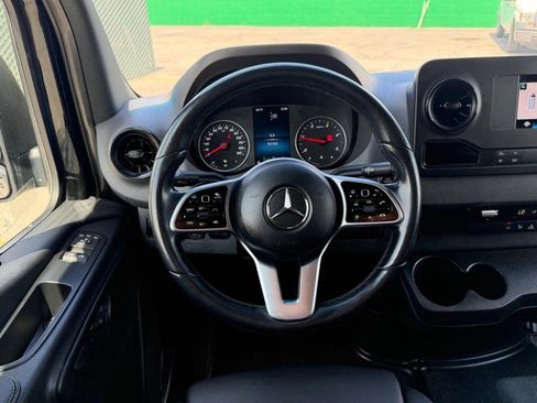 Used 2022 Mercedes-Benz Sprinter 2500 image 41