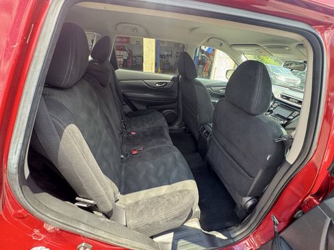 Used 2016 Nissan Rogue SV w/ SV Premium Package AWD/4WD image 16