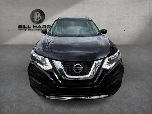Used 2019 Nissan Rogue SV w/ Sun & Sound Touring Package image 2