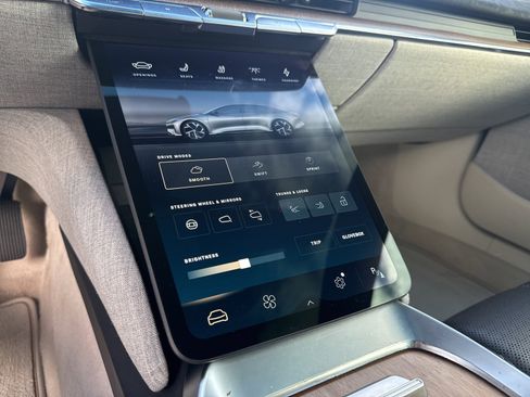 Used 2022 Lucid Air Grand Touring image 21