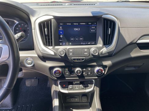 Used 2022 GMC Terrain SLT AWD/4WD image 17