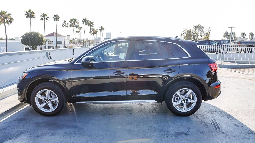 Used 2023 Audi Q5 2.0T Premium w/ Convenience Package AWD/4WD image 14