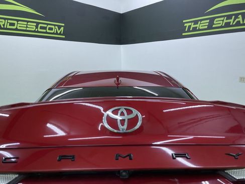 Used 2025 Toyota Camry SE image 13