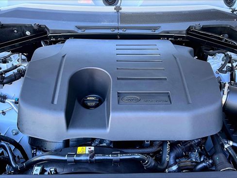 New 2026 Land Rover Defender 110 X-Dynamic SE image 11