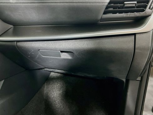 Used 2025 Nissan Rogue SV FWD image 34