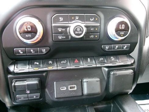 Used 2019 GMC Sierra 1500 AT4 w/ AT4 Premium Package AWD/4WD image 14