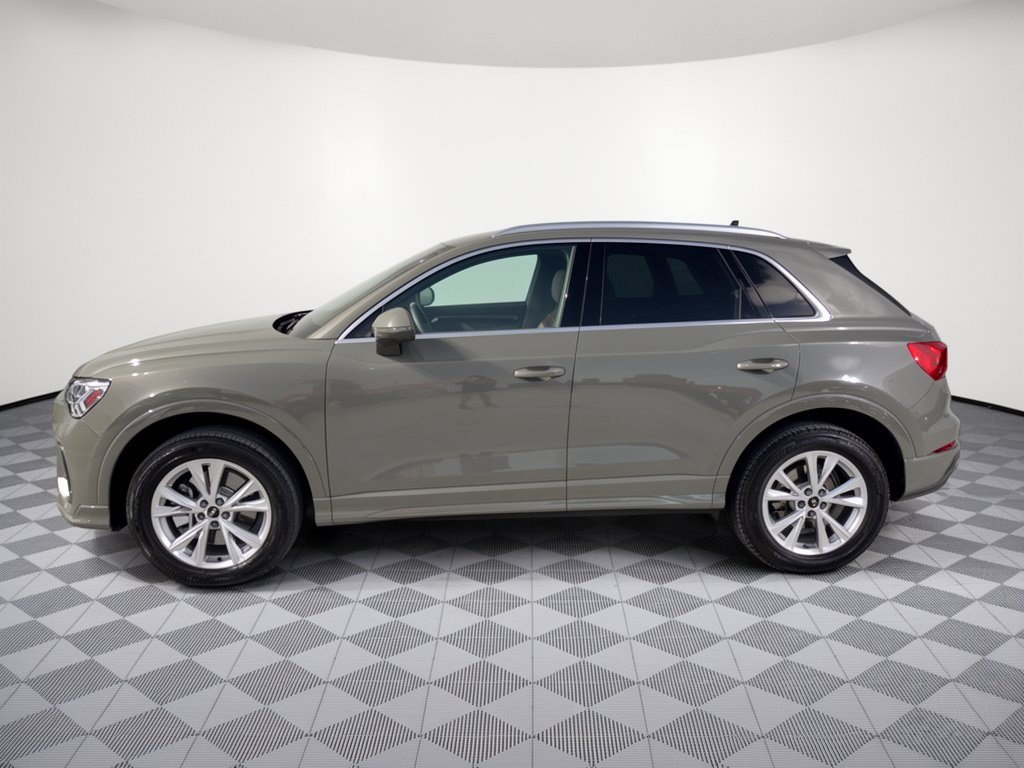 Certified 2025 Audi Q3 2.0T Premium w/ Convenience Package AWD/4WD image 2