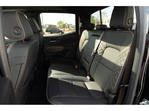 New 2026 GMC Canyon Denali image 13