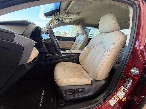 Used 2019 Toyota Avalon XLE w/ Carpet Mat Package FWD image 16