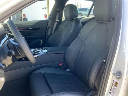 New 2026 BMW 530i image 9