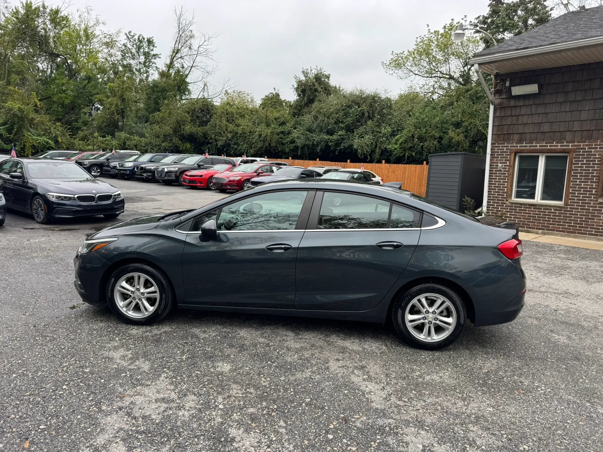 Used 2017 Chevrolet Cruze LT w/ Convenience Package FWD image 8