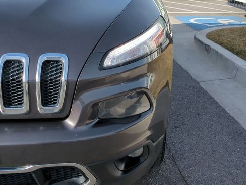 Used 2015 Jeep Cherokee Limited image 12