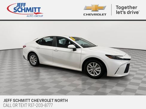 Used 2025 Toyota Camry LE image 13