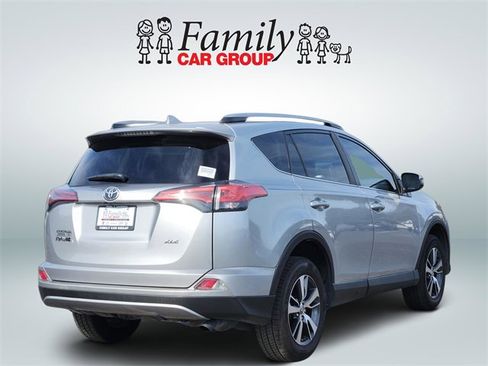 Used 2018 Toyota RAV4 XLE image 4
