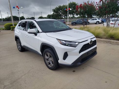 Used 2024 Toyota RAV4 XLE AWD/4WD image 14