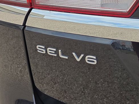 Used 2022 Volkswagen Atlas SEL Premium AWD/4WD image 18