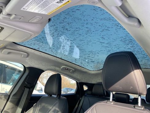 Used 2022 Ford Mustang Mach-E Premium image 12