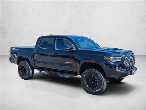 Used 2022 Toyota Tacoma TRD Sport w/ Technology Package RWD image 3