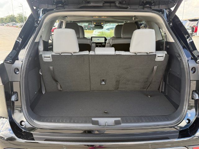 Used 2026 Toyota Highlander Limited AWD/4WD image 31