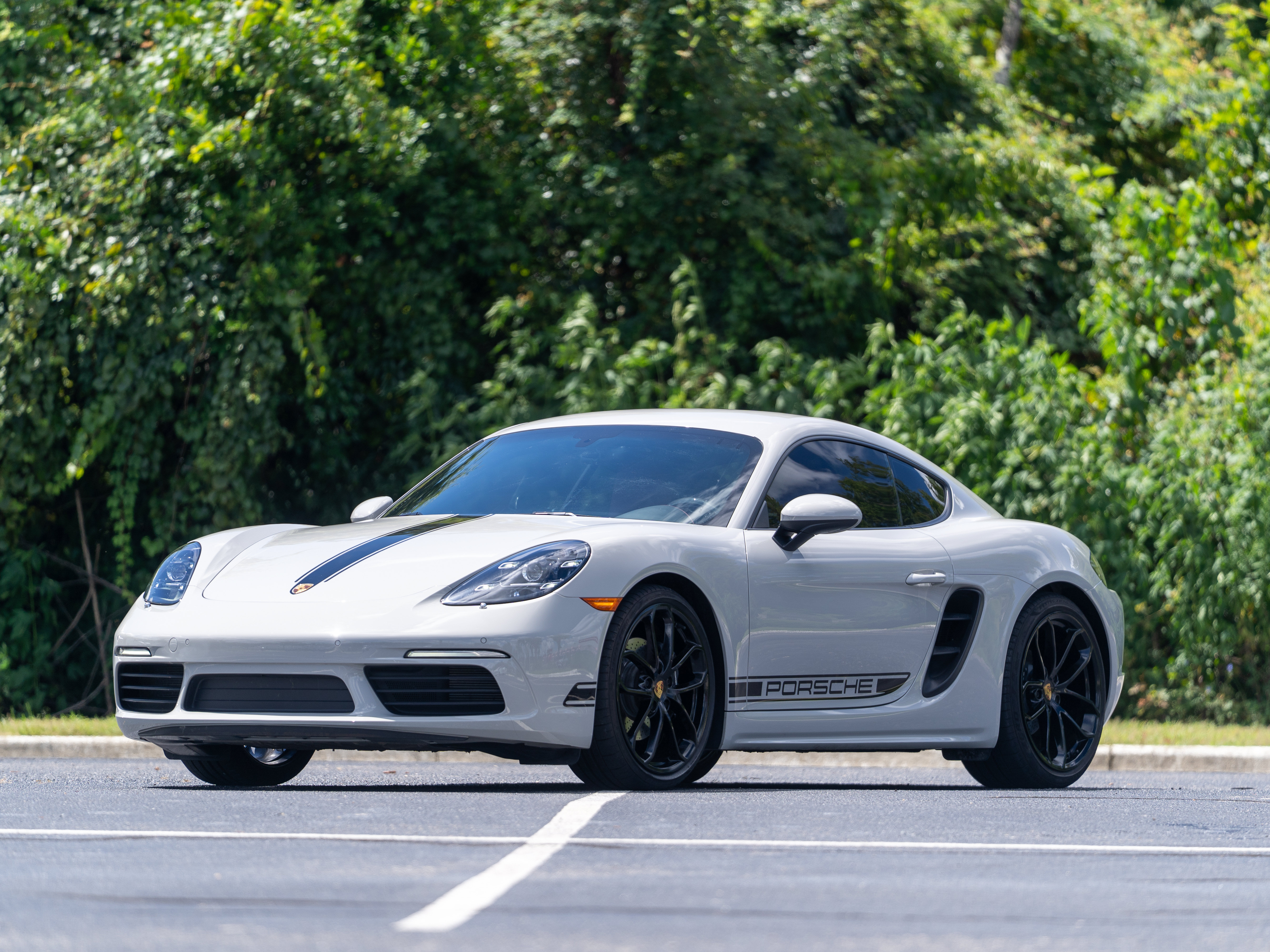 Used 2025 Porsche 718 Cayman RWD image 36