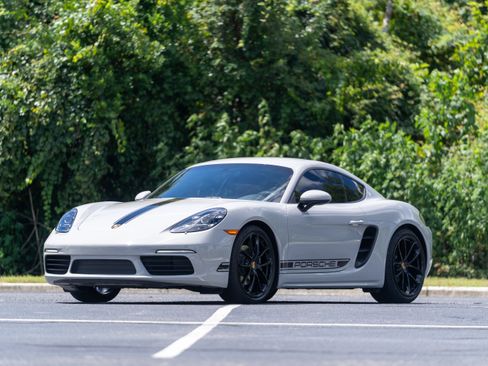Used 2025 Porsche 718 Cayman RWD image 36