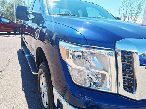 Used 2017 Nissan Titan SV AWD/4WD image 14