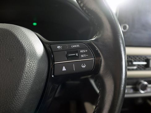 Used 2023 Honda HR-V EX-L image 41