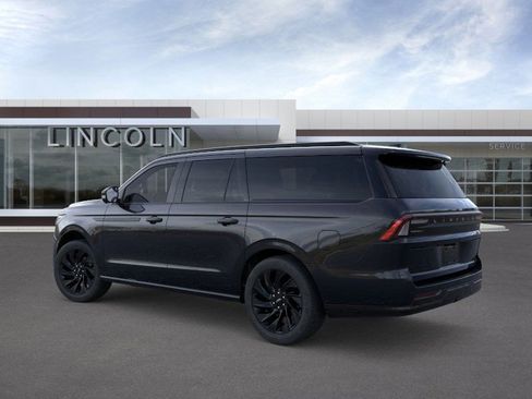 New 2025 Lincoln Navigator L Reserve w/ Jet Appearance Package AWD/4WD image 4