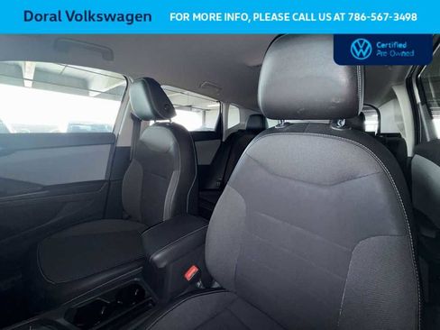 Used 2022 Volkswagen Taos SE FWD image 14