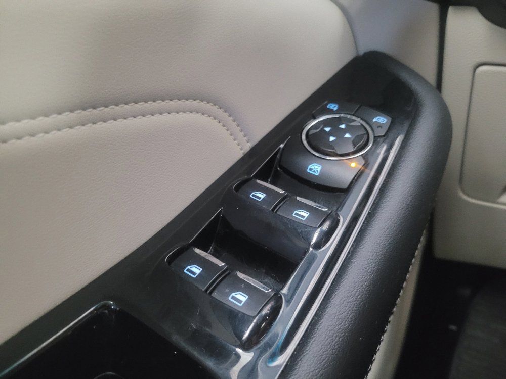 Used 2018 Ford Edge Titanium w/ Equipment Group 301A FWD image 27